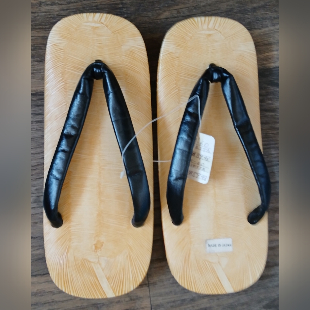 New Vintage Japanese Traditional Setta Leather Sandals.